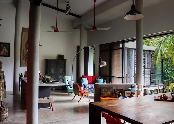 Redbox House - Private Luxury Modern Style 5 Bedrooms Siem Reap