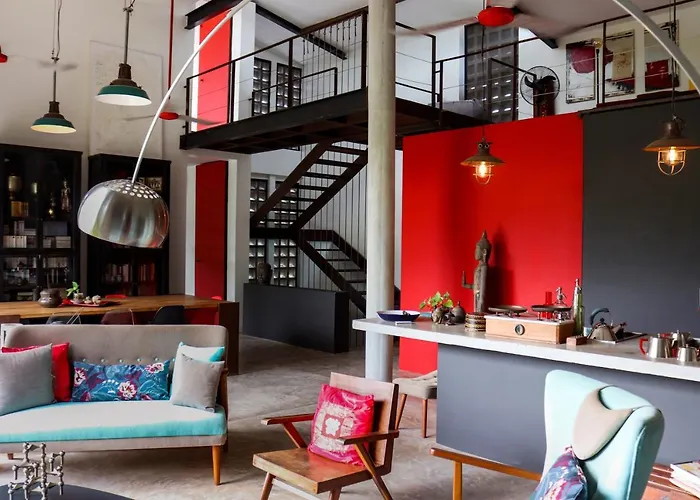 Redbox House - Private Luxury Modern Style 5 Bedrooms *