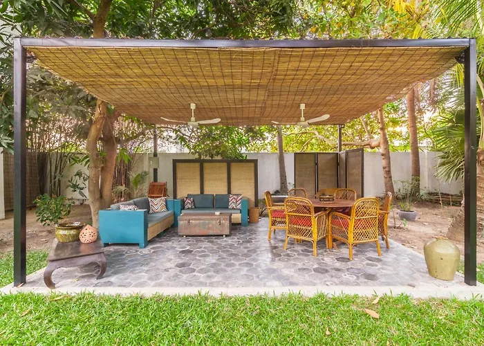 Redbox House - Private Luxury Modern Style 5 Bedrooms * Siem Reap