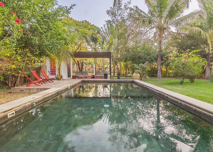 Redbox House - Private Luxury Modern Style 5 Bedrooms *