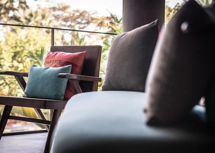 Redbox House - Private Luxury Modern Style 5 Bedrooms