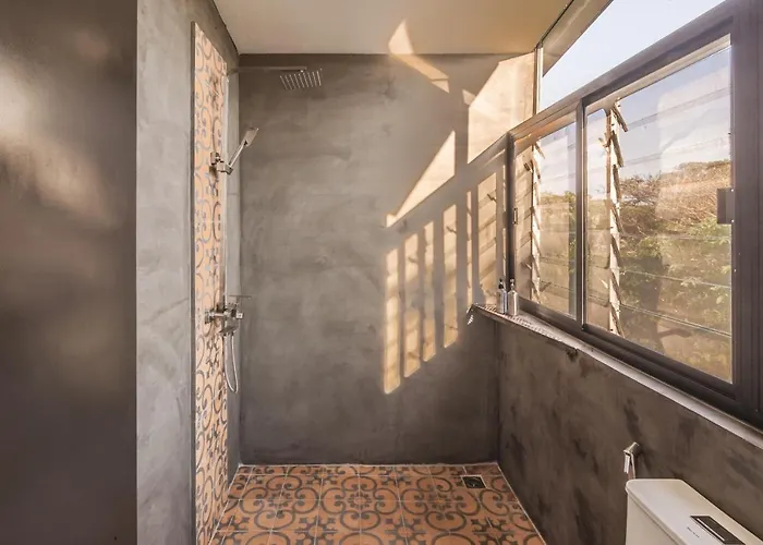 Redbox House - Private Luxury Modern Style 5 Bedrooms Siem Reap