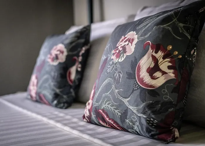 Redbox House - Private Luxury Modern Style 5 Bedrooms Dom wakacyjny Siem Reap